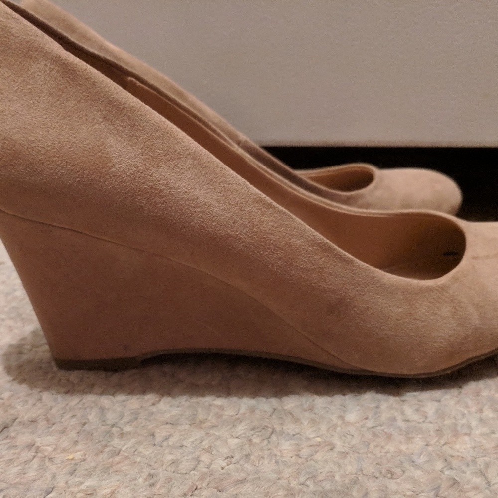 Shoes - Picture 3 of 4